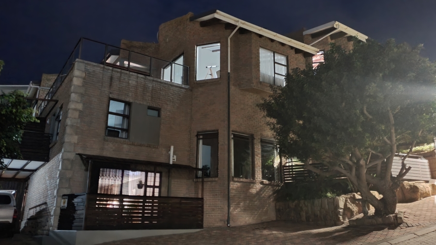 4 Bedroom Property for Sale in Linkside Western Cape